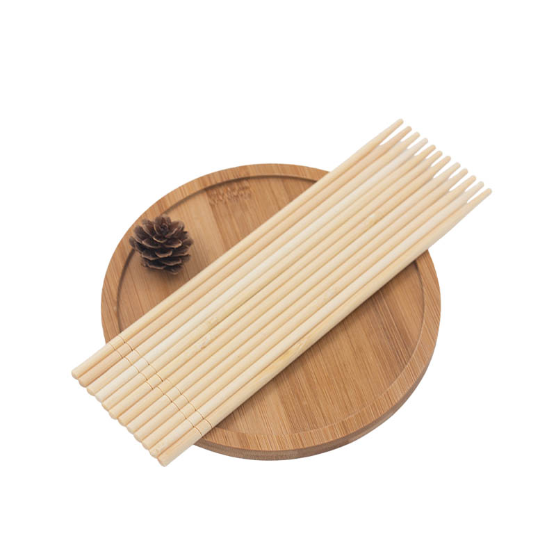 How do bamboo's rapid growth and renewable properties make fine bamboo chopsticks a truly sustainable and environmentally friendly tableware choice?